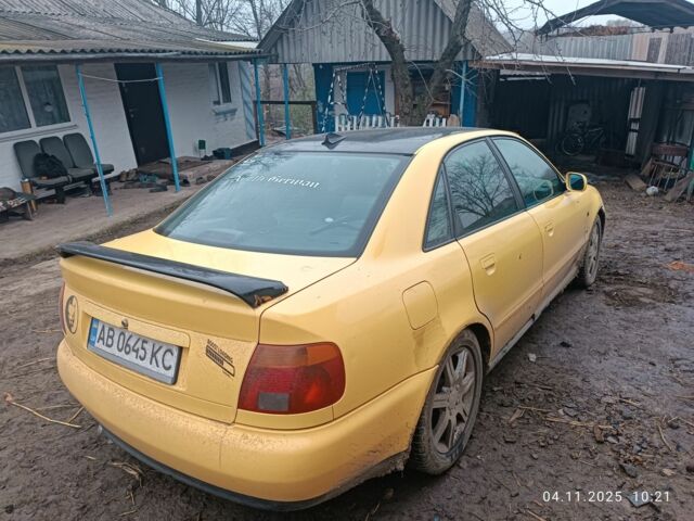 Желтый Ауди А4, объемом двигателя 1.9 л и пробегом 350 тыс. км за 2500 $, фото 1 на Automoto.ua