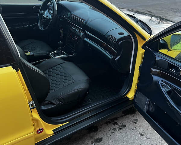 Желтый Ауди А4, объемом двигателя 1.9 л и пробегом 320 тыс. км за 2700 $, фото 4 на Automoto.ua