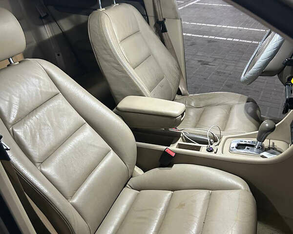 Жовтий Ауді А4, об'ємом двигуна 2 л та пробігом 325 тис. км за 4550 $, фото 14 на Automoto.ua