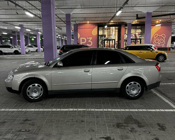Жовтий Ауді А4, об'ємом двигуна 2 л та пробігом 325 тис. км за 4550 $, фото 4 на Automoto.ua