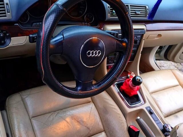 Жовтий Ауді А4, об'ємом двигуна 2.5 л та пробігом 298 тис. км за 3800 $, фото 8 на Automoto.ua