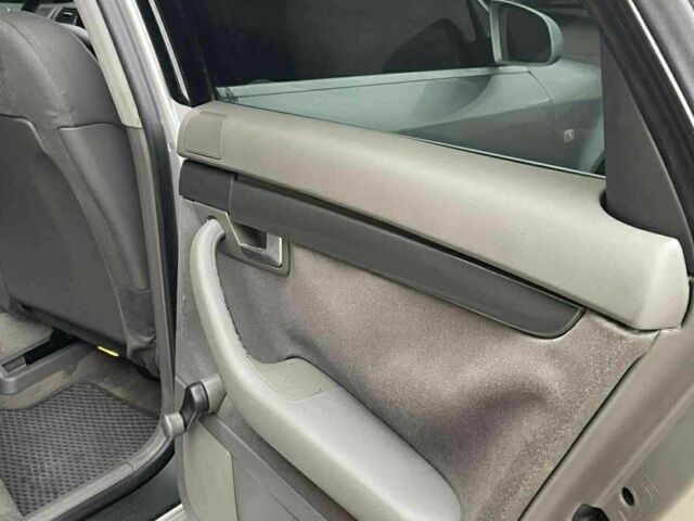 Сірий Ауді А4, об'ємом двигуна 2 л та пробігом 77 тис. км за 4800 $, фото 13 на Automoto.ua