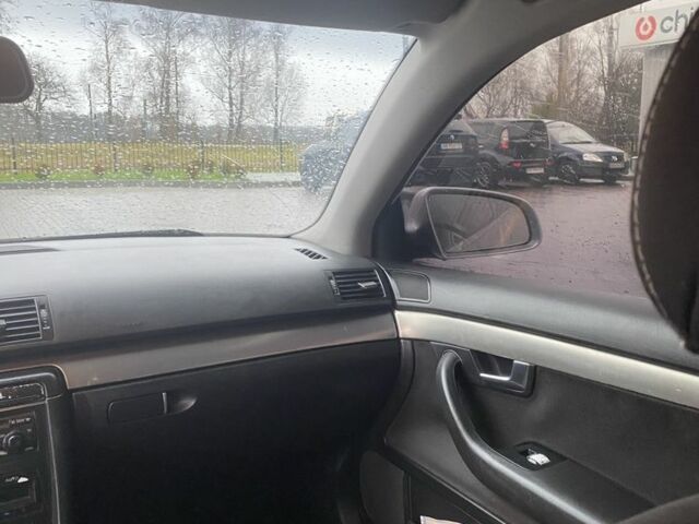 Сірий Ауді А4, об'ємом двигуна 2.5 л та пробігом 389 тис. км за 3100 $, фото 7 на Automoto.ua