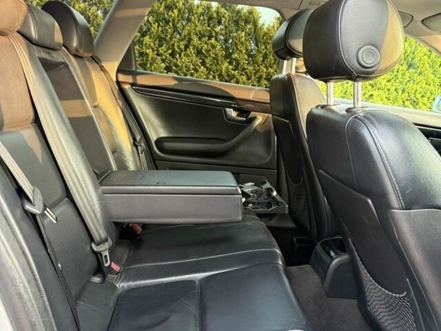 Серый Ауди А4, объемом двигателя 2.5 л и пробегом 288 тыс. км за 1600 $, фото 7 на Automoto.ua