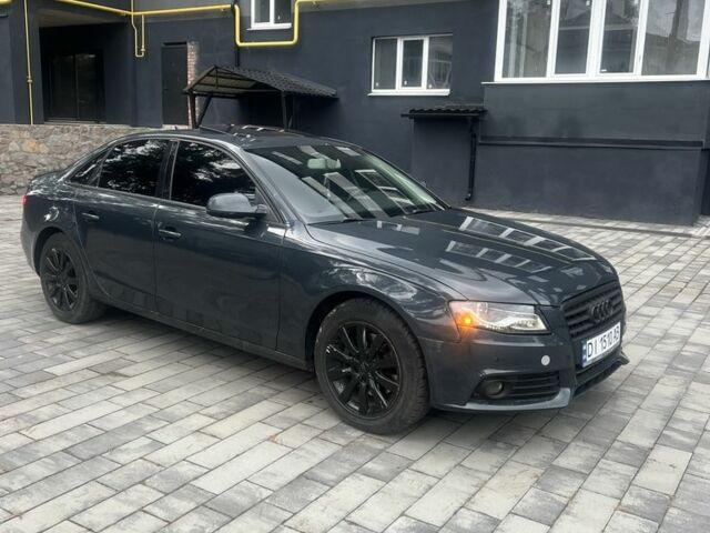 Серый Ауди А4, объемом двигателя 2 л и пробегом 300 тыс. км за 7700 $, фото 3 на Automoto.ua