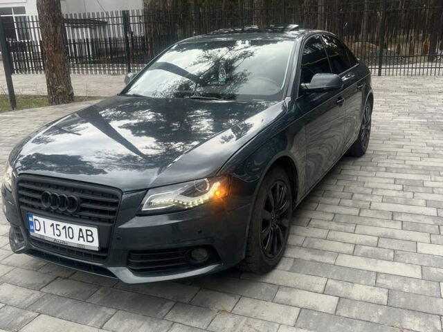 Серый Ауди А4, объемом двигателя 2 л и пробегом 300 тыс. км за 7700 $, фото 1 на Automoto.ua