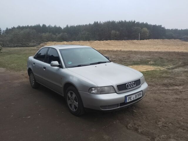 Серый Ауди А4, объемом двигателя 1 л и пробегом 305 тыс. км за 2000 $, фото 1 на Automoto.ua