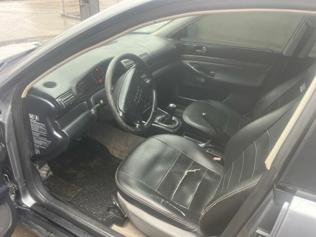 Серый Ауди А4, объемом двигателя 1.6 л и пробегом 211 тыс. км за 2999 $, фото 5 на Automoto.ua