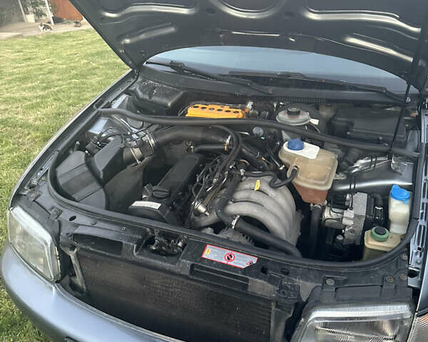 Серый Ауди А4, объемом двигателя 1.6 л и пробегом 291 тыс. км за 3200 $, фото 2 на Automoto.ua