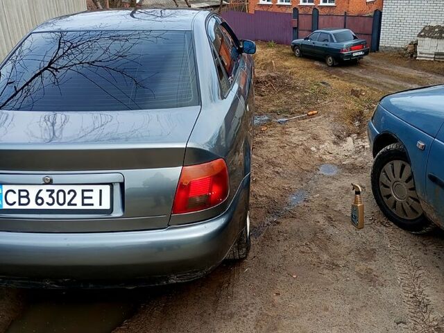 Сірий Ауді А4, об'ємом двигуна 1.8 л та пробігом 450 тис. км за 3300 $, фото 1 на Automoto.ua