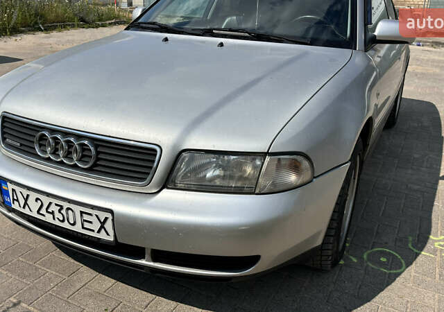 Серый Ауди А4, объемом двигателя 2.6 л и пробегом 370 тыс. км за 3800 $, фото 1 на Automoto.ua