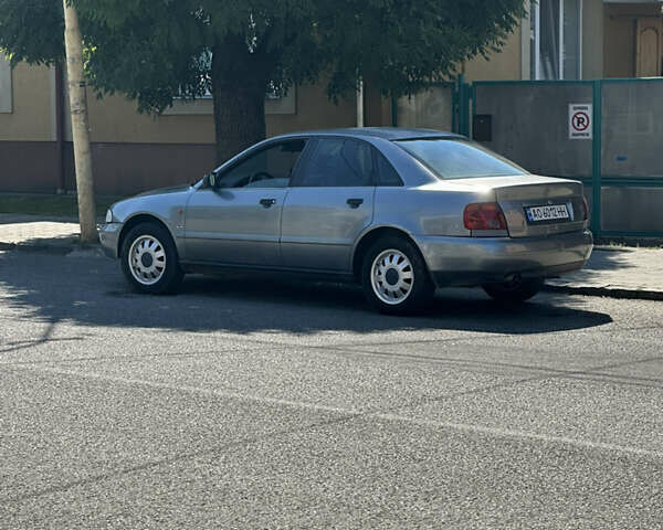 Серый Ауди А4, объемом двигателя 1.6 л и пробегом 291 тыс. км за 3200 $, фото 3 на Automoto.ua