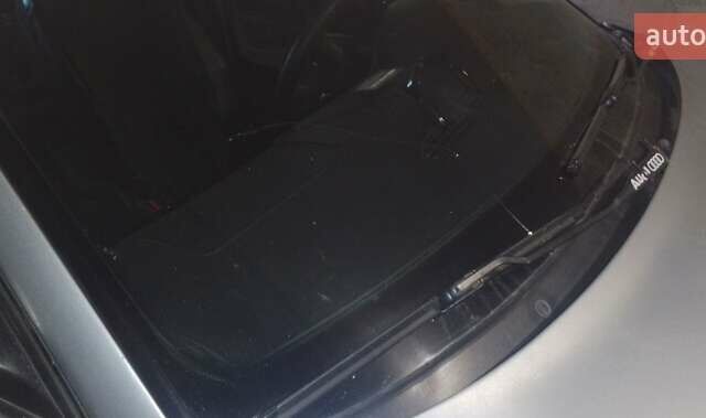 Серый Ауди А4, объемом двигателя 2.6 л и пробегом 242 тыс. км за 2250 $, фото 5 на Automoto.ua