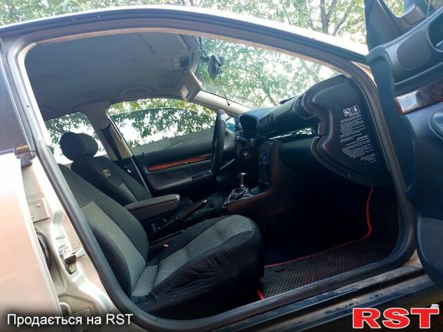 Серый Ауди А4, объемом двигателя 1.8 л и пробегом 370 тыс. км за 4350 $, фото 5 на Automoto.ua