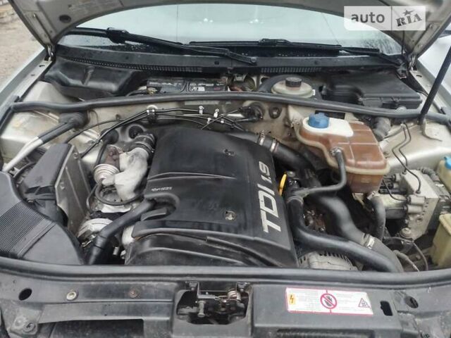 Сірий Ауді А4, об'ємом двигуна 1.9 л та пробігом 464 тис. км за 3400 $, фото 7 на Automoto.ua