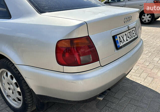 Серый Ауди А4, объемом двигателя 2.6 л и пробегом 370 тыс. км за 3800 $, фото 2 на Automoto.ua