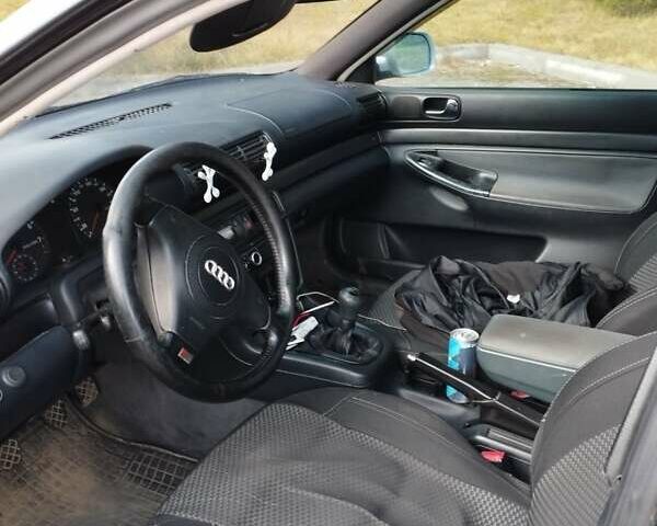 Ауди А4 1996 в Верховине на Automoto.ua Серый Ауди А4, объемом двигателя 1.78 л и пробегом 396 тыс. км за 2800 $, фото 1 на Automoto.ua