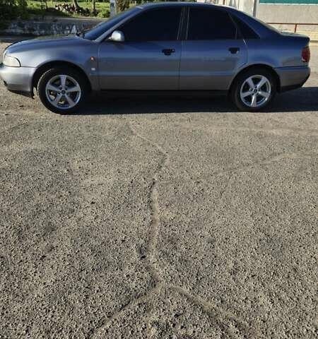 Серый Ауди А4, объемом двигателя 1.6 л и пробегом 229 тыс. км за 5000 $, фото 3 на Automoto.ua