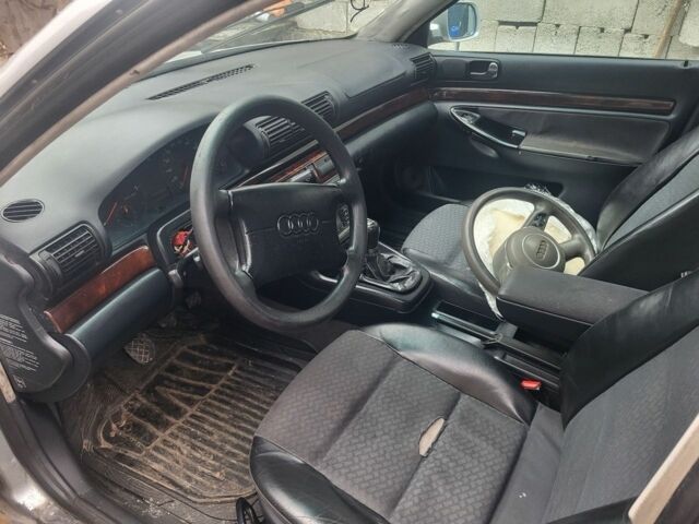 Серый Ауди А4, объемом двигателя 1.9 л и пробегом 320 тыс. км за 2699 $, фото 6 на Automoto.ua