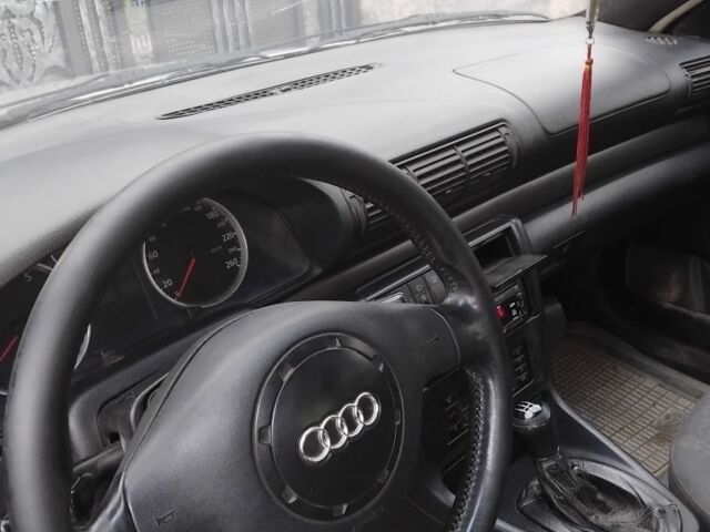 Сірий Ауді А4, об'ємом двигуна 0 л та пробігом 350 тис. км за 1500 $, фото 4 на Automoto.ua