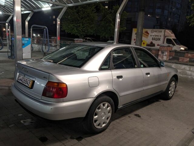 Серый Ауди А4, объемом двигателя 1.6 л и пробегом 175 тыс. км за 1626 $, фото 1 на Automoto.ua