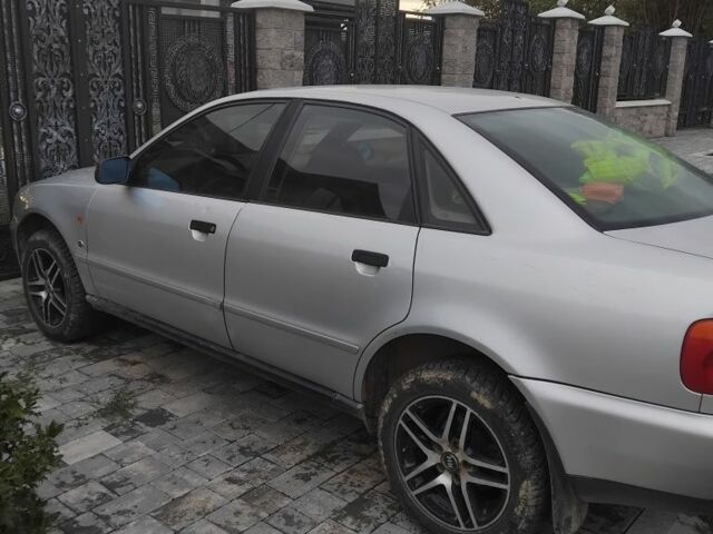 Сірий Ауді А4, об'ємом двигуна 0 л та пробігом 350 тис. км за 1500 $, фото 3 на Automoto.ua