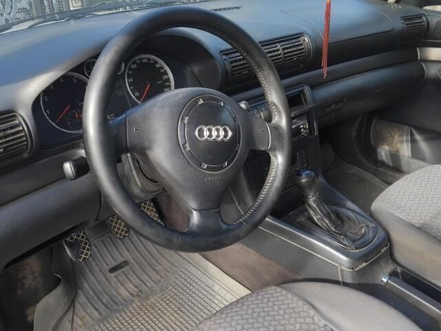 Сірий Ауді А4, об'ємом двигуна 0 л та пробігом 350 тис. км за 1500 $, фото 6 на Automoto.ua