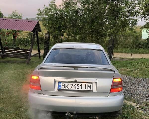Серый Ауди А4, объемом двигателя 1.8 л и пробегом 308 тыс. км за 4550 $, фото 7 на Automoto.ua