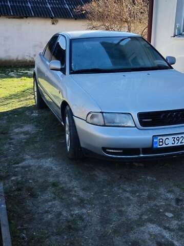 Серый Ауди А4, объемом двигателя 1.8 л и пробегом 300 тыс. км за 3200 $, фото 1 на Automoto.ua