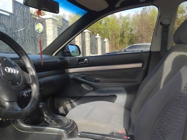 Сірий Ауді А4, об'ємом двигуна 0 л та пробігом 350 тис. км за 1500 $, фото 11 на Automoto.ua