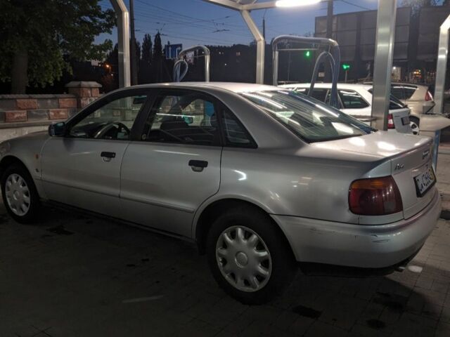 Серый Ауди А4, объемом двигателя 1.6 л и пробегом 175 тыс. км за 1626 $, фото 3 на Automoto.ua