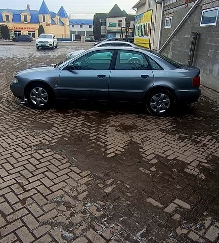 Серый Ауди А4, объемом двигателя 1.8 л и пробегом 0 тыс. км за 3250 $, фото 1 на Automoto.ua