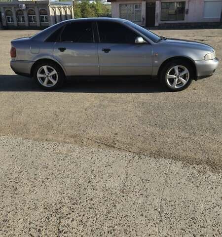 Серый Ауди А4, объемом двигателя 1.6 л и пробегом 229 тыс. км за 5000 $, фото 4 на Automoto.ua