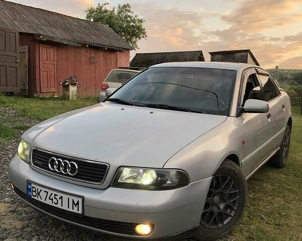 Серый Ауди А4, объемом двигателя 1.8 л и пробегом 308 тыс. км за 4550 $, фото 2 на Automoto.ua