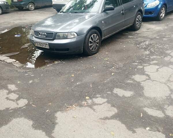 Сірий Ауді А4, об'ємом двигуна 1.78 л та пробігом 375 тис. км за 3400 $, фото 4 на Automoto.ua