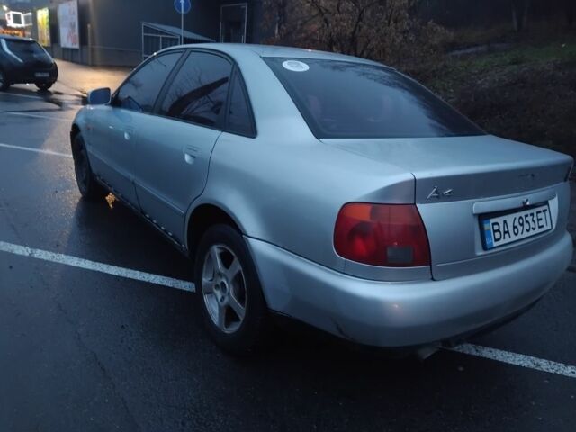 Серый Ауди А4, объемом двигателя 1.8 л и пробегом 100 тыс. км за 2800 $, фото 1 на Automoto.ua