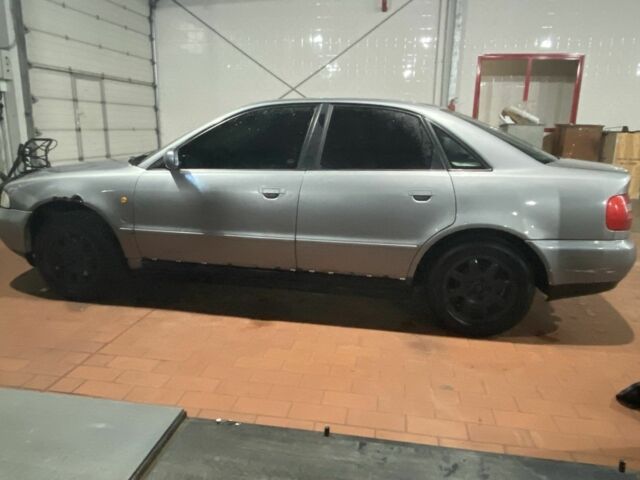 Серый Ауди А4, объемом двигателя 1.6 л и пробегом 260 тыс. км за 1400 $, фото 7 на Automoto.ua