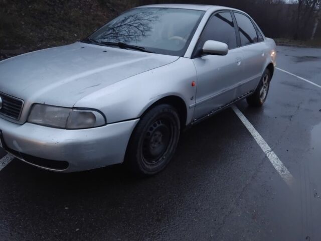 Серый Ауди А4, объемом двигателя 1.8 л и пробегом 100 тыс. км за 2800 $, фото 3 на Automoto.ua