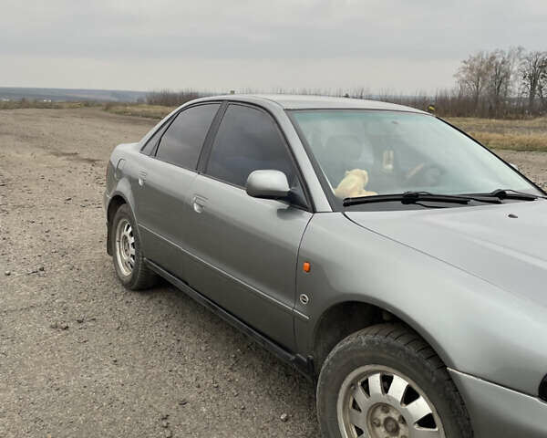Сірий Ауді А4, об'ємом двигуна 1.8 л та пробігом 355 тис. км за 3600 $, фото 1 на Automoto.ua
