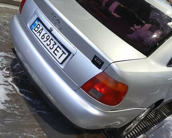 Серый Ауди А4, объемом двигателя 1.78 л и пробегом 50 тыс. км за 2200 $, фото 10 на Automoto.ua