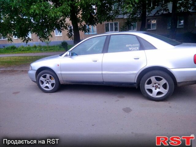 Серый Ауди А4, объемом двигателя 2.6 л и пробегом 300 тыс. км за 2200 $, фото 1 на Automoto.ua