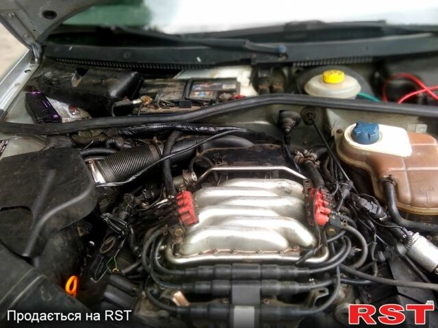 Серый Ауди А4, объемом двигателя 2.6 л и пробегом 300 тыс. км за 2200 $, фото 10 на Automoto.ua