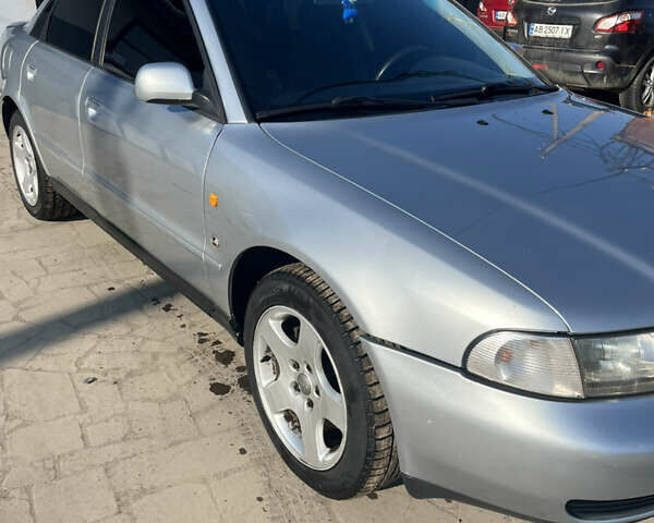 Серый Ауди А4, объемом двигателя 1.8 л и пробегом 182 тыс. км за 5200 $, фото 2 на Automoto.ua