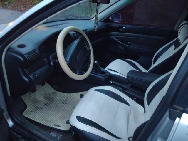 Серый Ауди А4, объемом двигателя 1.8 л и пробегом 100 тыс. км за 2800 $, фото 5 на Automoto.ua