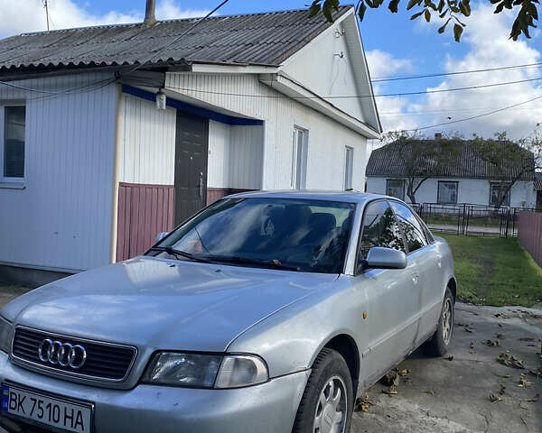 Серый Ауди А4, объемом двигателя 1.6 л и пробегом 262 тыс. км за 2000 $, фото 1 на Automoto.ua