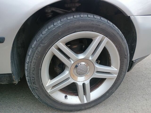 Серый Ауди А4, объемом двигателя 1.6 л и пробегом 390 тыс. км за 3200 $, фото 5 на Automoto.ua