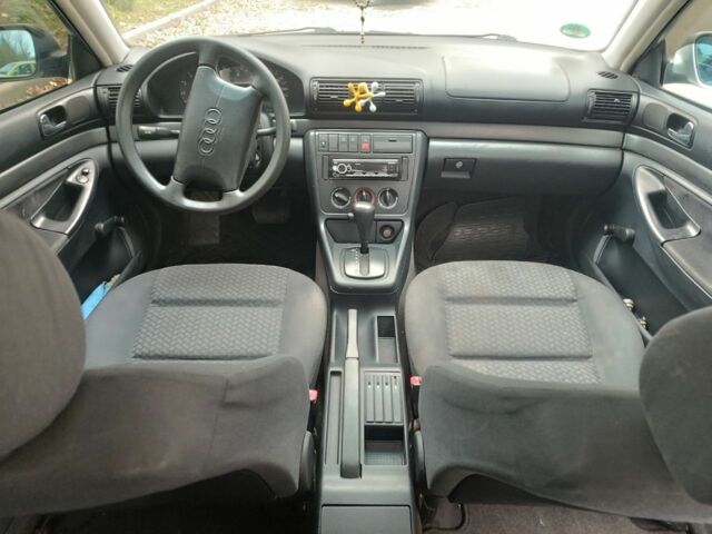 Серый Ауди А4, объемом двигателя 0 л и пробегом 300 тыс. км за 1620 $, фото 4 на Automoto.ua