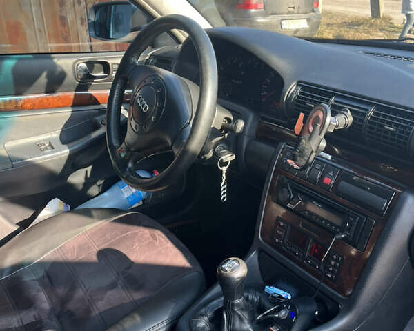 Серый Ауди А4, объемом двигателя 1.8 л и пробегом 182 тыс. км за 5200 $, фото 7 на Automoto.ua