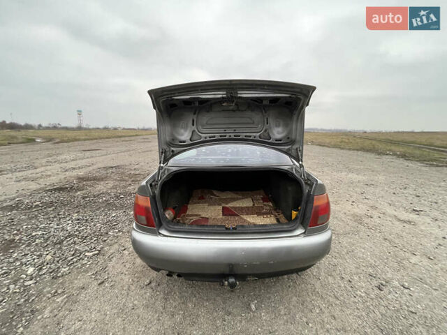 Сірий Ауді А4, об'ємом двигуна 1.8 л та пробігом 355 тис. км за 3600 $, фото 9 на Automoto.ua