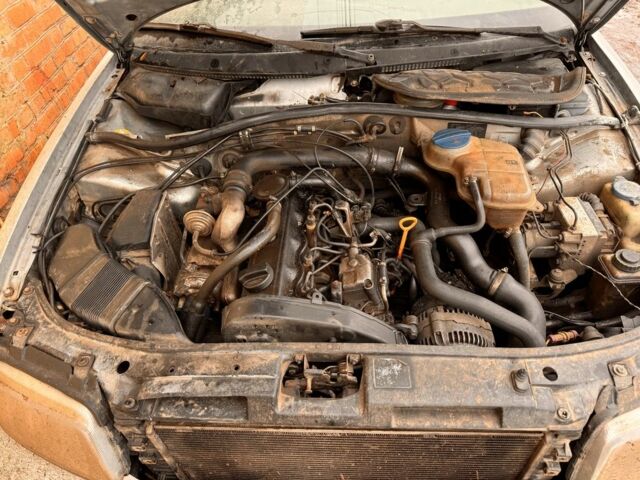 Серый Ауди А4, объемом двигателя 1.9 л и пробегом 450 тыс. км за 650 $, фото 5 на Automoto.ua